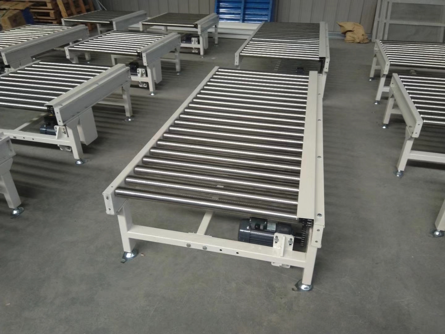 滾筒輸送機，青島樂(lè )途行工業(yè)設備有限公司