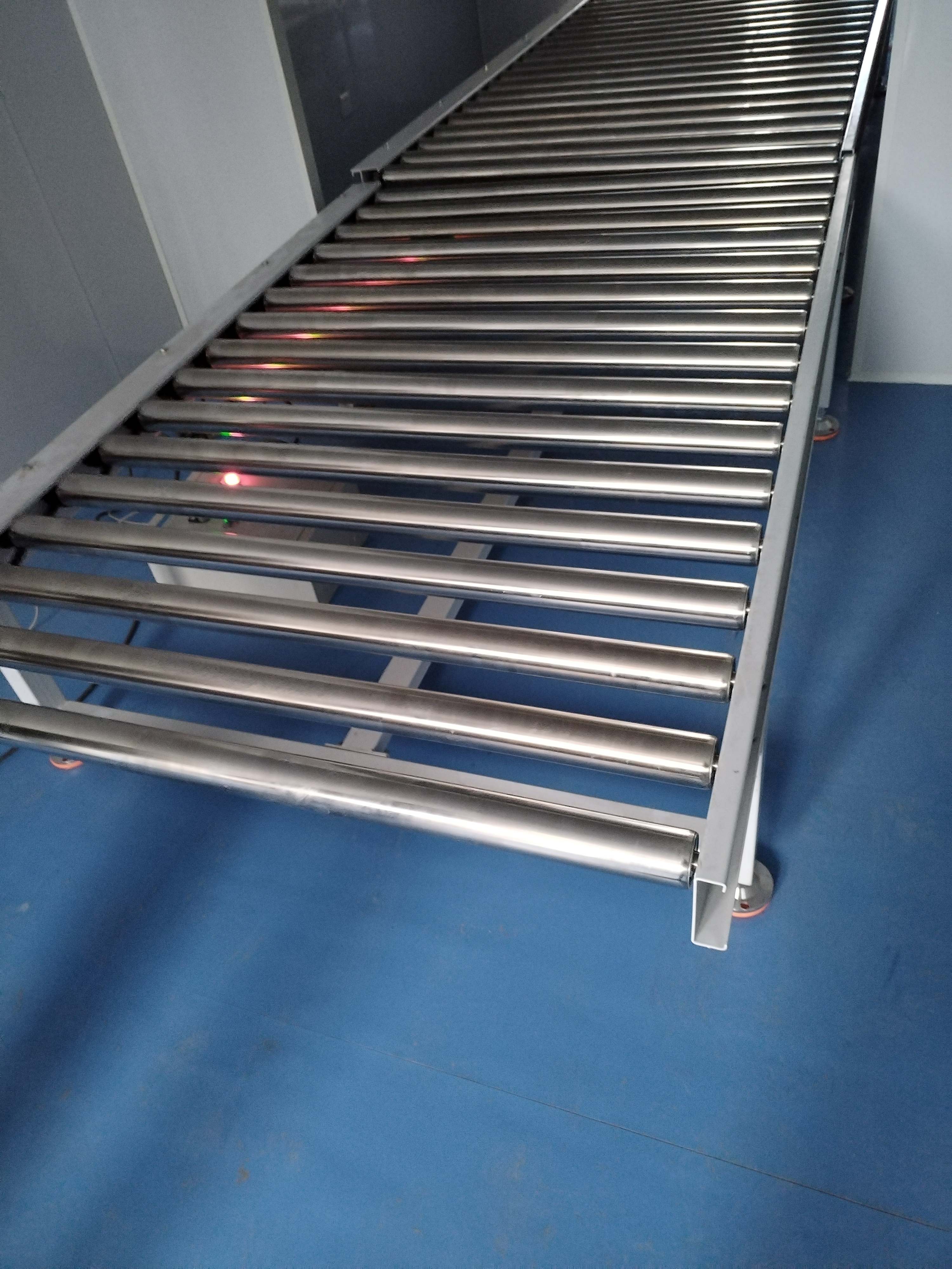 滾筒輸送機特點(diǎn)，青島樂(lè )途行工業(yè)設備有限公司